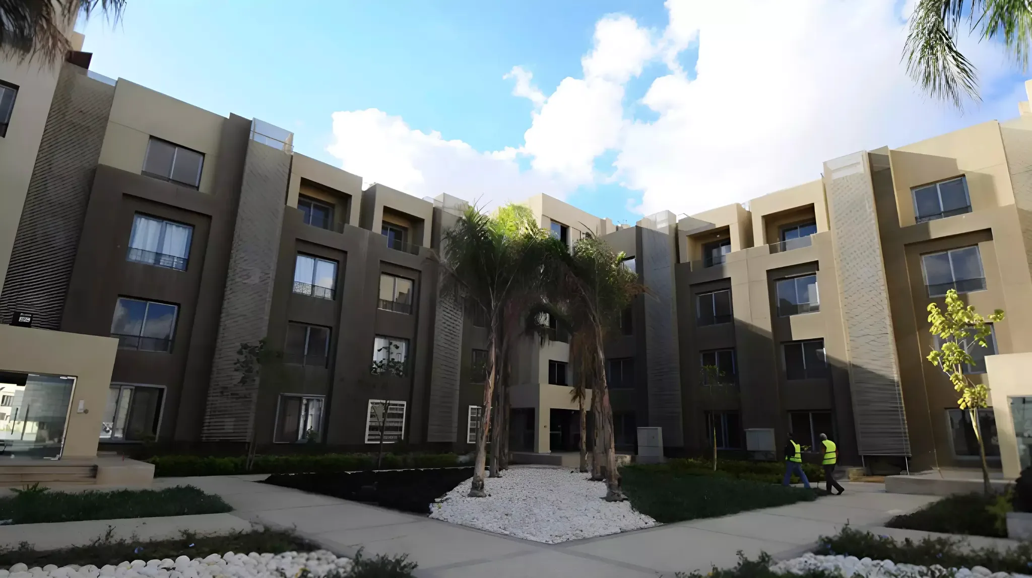 Modern residential courtyard at Palm Parks